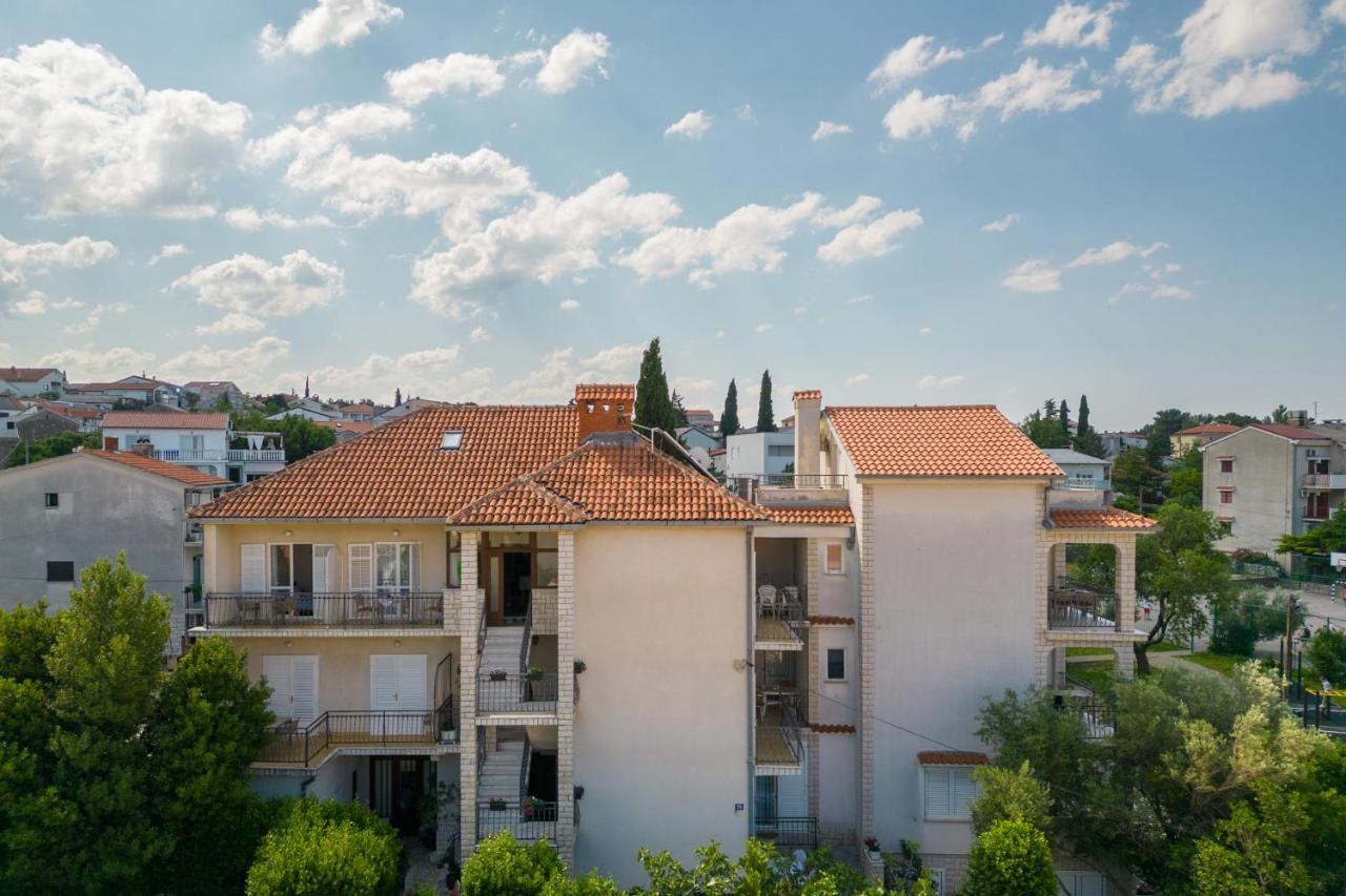 Apartments Lonzor I Selce Exterior foto